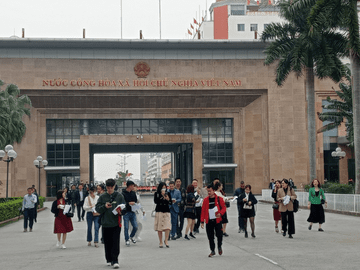 Khôi phục xuất nhập cảnh tại cửa khẩu quốc tế Móng Cái Khôi phục xuất nhập cảnh tại cửa khẩu quốc tế Móng Cái